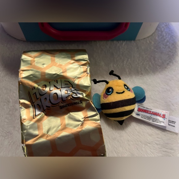 Squeezamals picnic pack  - Plush Sandwich with Bee, Apple & Cow - Picture 6 of 8